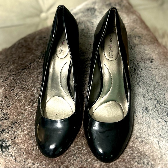 Bandolino Shoes - Bandolino black Patton leather pumps